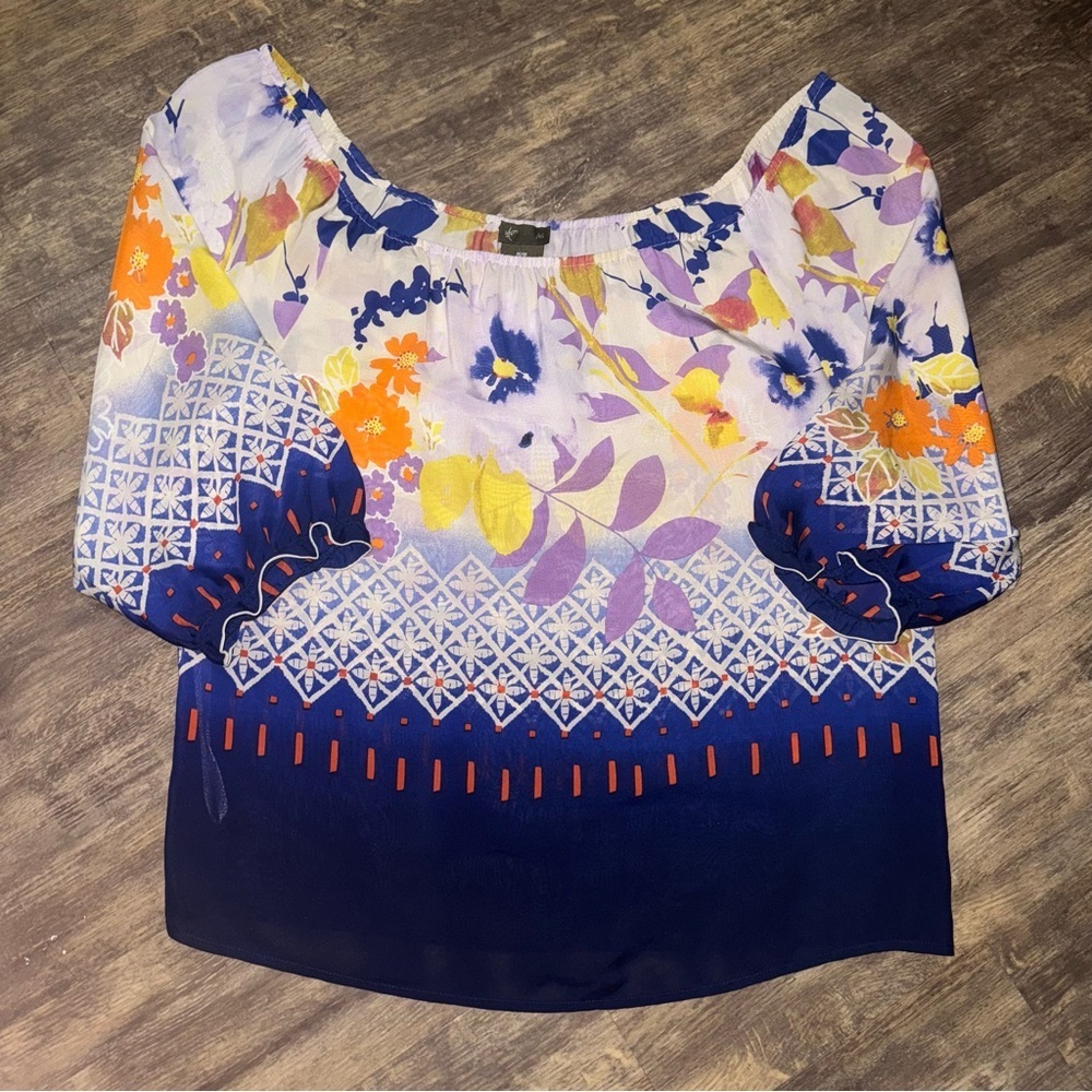 Elegant Floral Off-Shoulder Blouse - Picture 1 of 3